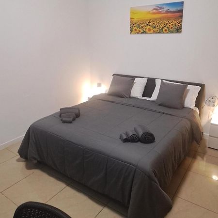 Fiera Bolognina - Komodo - Appartamento Completo Con Giardino E Parcheggio Privato Bolonya Dış mekan fotoğraf