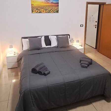 Fiera Bolognina - Komodo - Appartamento Completo Con Giardino E Parcheggio Privato Bolonya Dış mekan fotoğraf